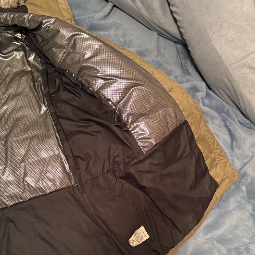 Women’s Columbia Winter Parka - Picture 9 of 9